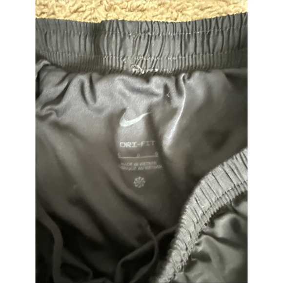 Girls Nike Athletic Shorts - Picture 4 of 4